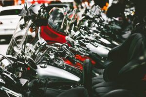 Lee más sobre el artículo ¿Cuál es el Precio del Pase (Licencia de Conducción) de Motos en Colombia (2021)?